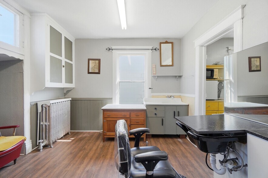 More Photos Of 828 S Monroe St, Monroe Freestanding For Sale