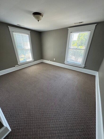 More Photos Of 16 Oak Grove St, Mount Holly Loft Creative Space For Lease