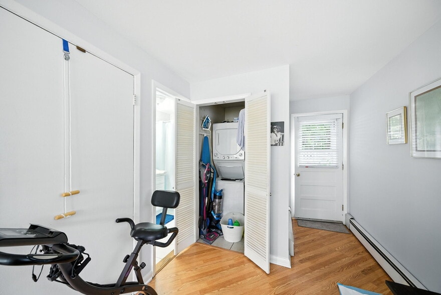 More Photos Of 260 Espanong Rd, Lake Hopatcong Restaurant For Sale