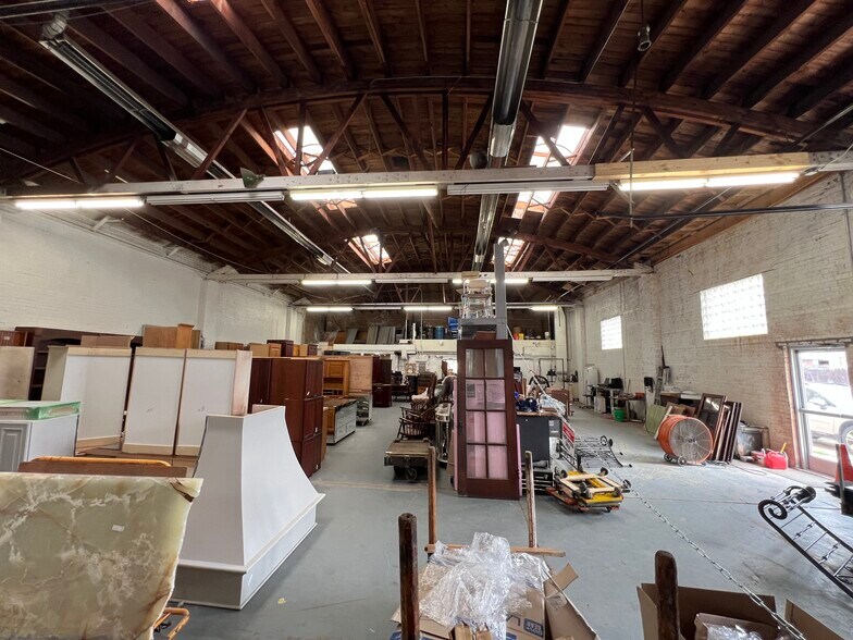 More Photos Of 7829-7839 W Grand Ave, Elmwood Park Warehouse For Lease
