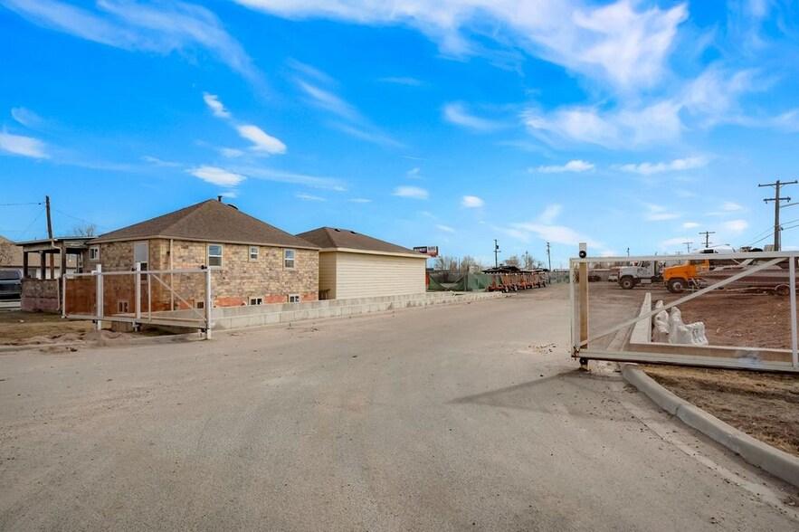 More Photos Of 5240-5300 E 77th Ave, Commerce City Industrial For Lease