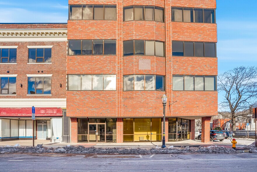 More Photos Of 625 Main St, Fitchburg Office Residential For Lease