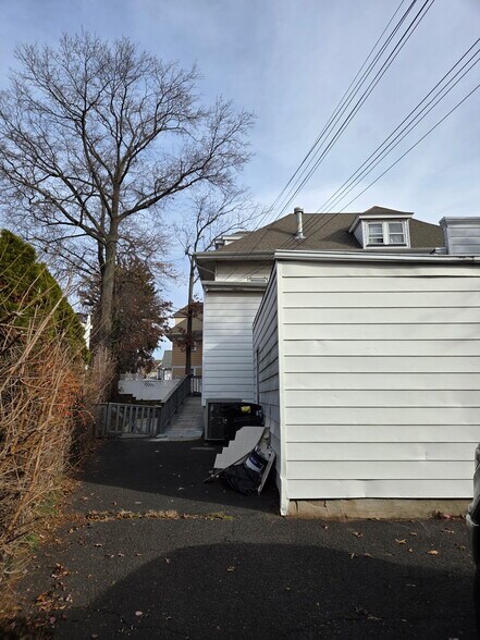 More Photos Of 683 Kearny Ave, Kearny Office For Sale