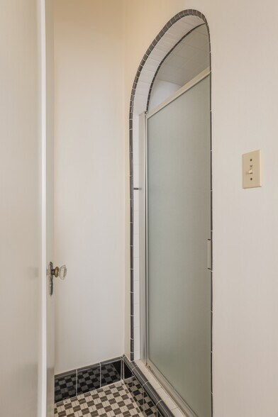 More Photos Of 326 N Sycamore Ave, Los Angeles Apartments For Sale