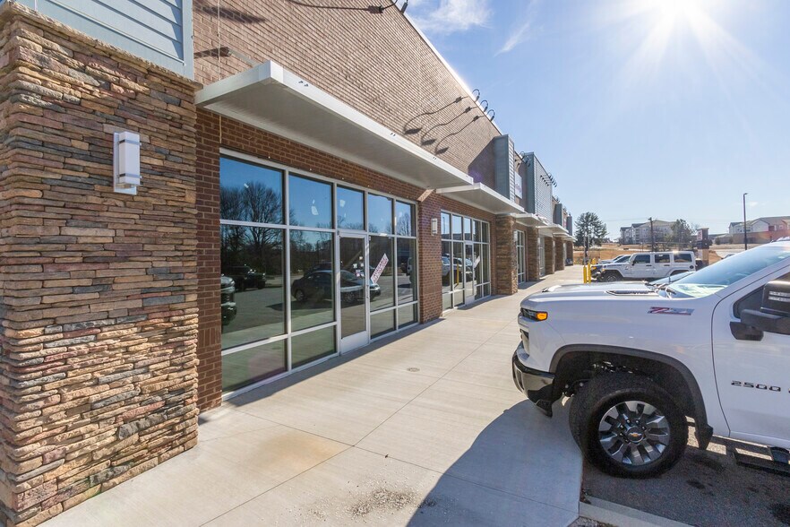 More Photos Of 6516 State Park Rd, Travelers Rest Storefront For Lease