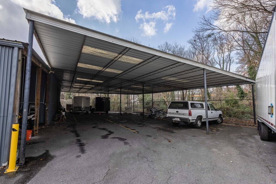 More Photos Of 508 Cobb Pky NE, Marietta Warehouse For Lease