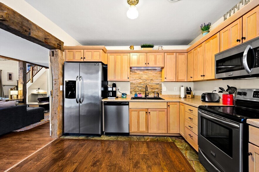 More Photos Of 219 Kentucky St, Sturgeon Bay Specialty For Sale