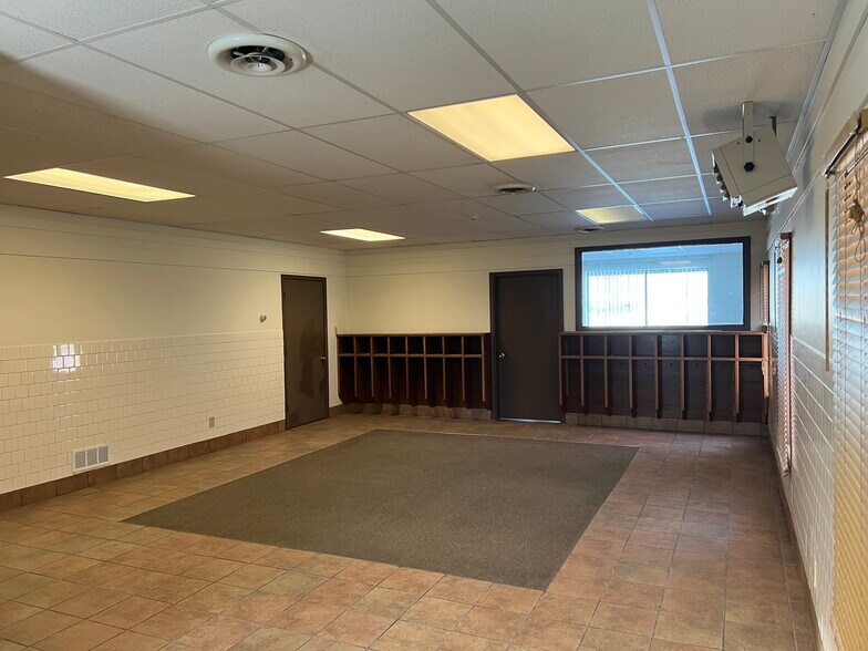 More Photos Of 870 Richard Rd, Dyer Freestanding For Lease