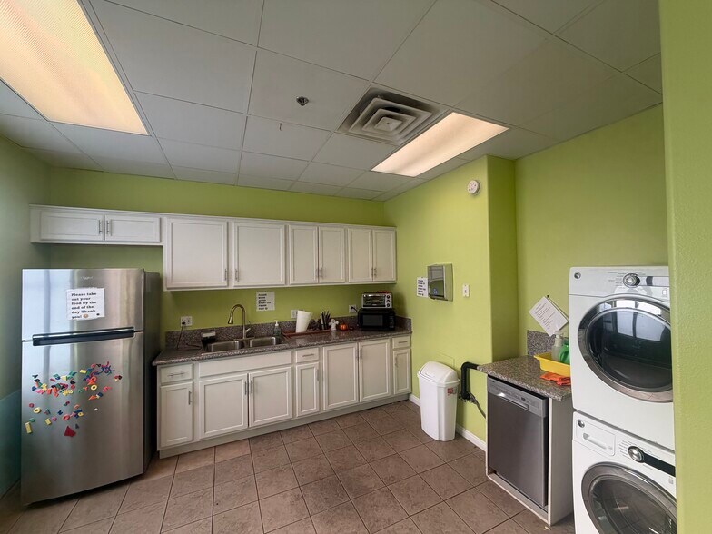 More Photos Of 3660 N Rancho Dr, Las Vegas Medical For Sale