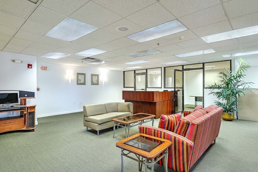 More Photos Of 577 Warren Ave, East Providence Storefront Retail Office For Sale
