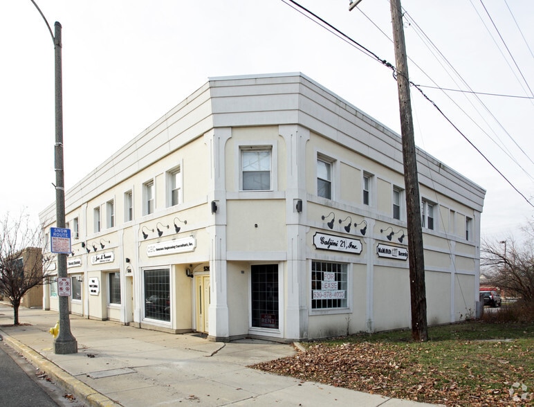 More Photos Of 520-532 S York St, Elmhurst Office Residential For Lease