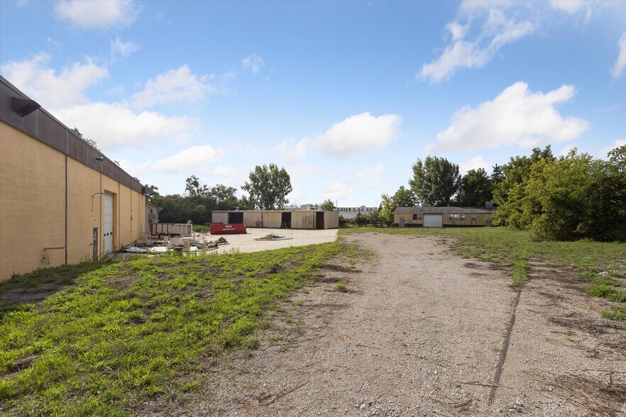 More Photos Of 211 Lee St, Saginaw Manufacturing For Sale