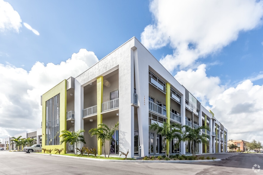 More Photos Of 18900 SW 106th Ave, Miami Freestanding For Lease