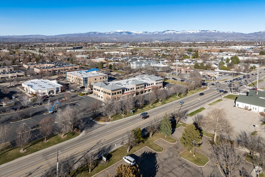 More Photos Of 9050 W Overland Rd, Boise Office For Lease