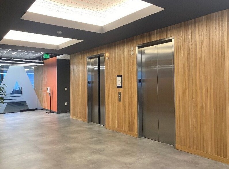 More Photos Of 3100 Interstate N Cir, Atlanta Office For Lease