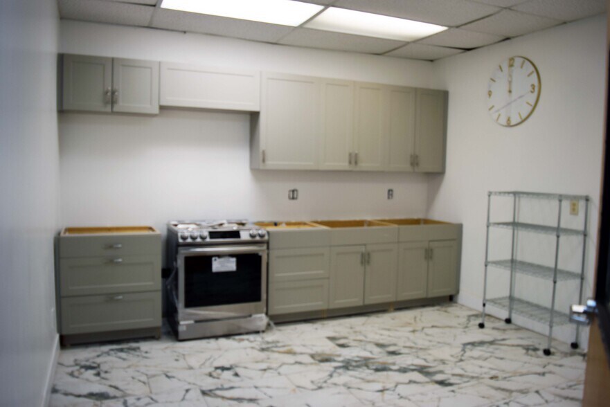 More Photos Of 5600 Raytown Rd, Raytown Office For Sale