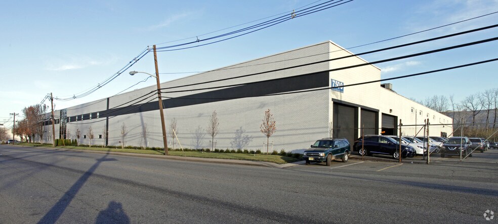 More Photos Of 7500 West Side Ave, North Bergen Warehouse For Lease