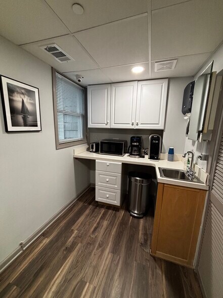 More Photos Of 645-647 Ridgely Ave, Annapolis Medical For Lease