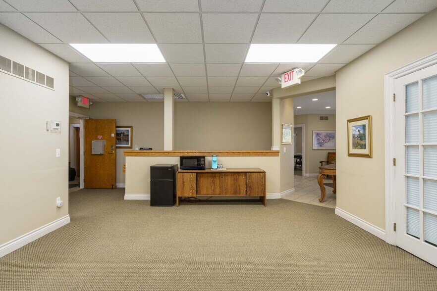 More Photos Of 206 E Liberty St, Milford Office For Sale