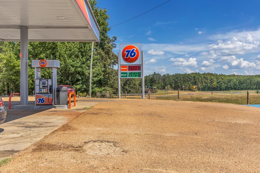 More Photos Of 5577 County Road 174, Grenada General Retail For Sale