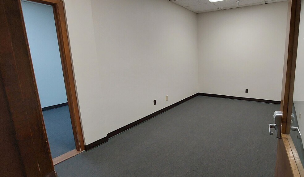 More Photos Of 6401 S 36th St, McAllen Warehouse For Lease