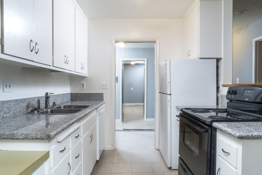 More Photos Of 220 Athol Ave, Oakland Apartments For Sale