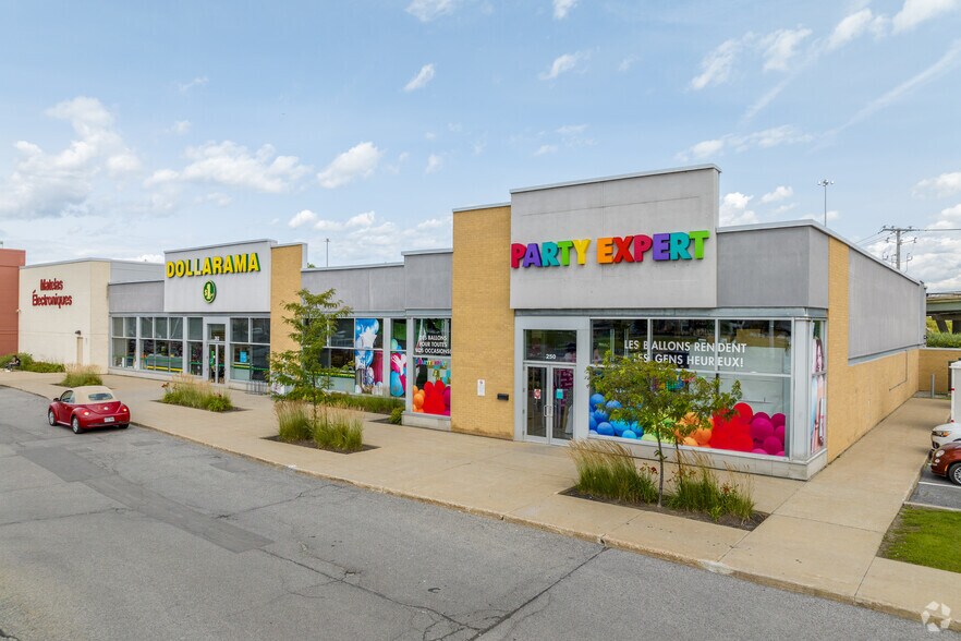 More Photos Of 250-400 Montée Des Pionniers, Terrebonne General Retail For Sale
