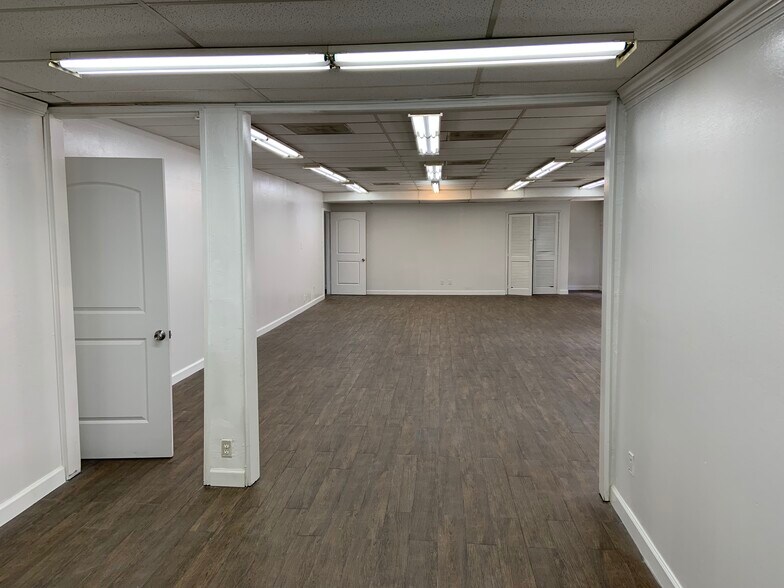 More Photos Of 10210 Monroe Dr, Dallas Light Distribution For Sale