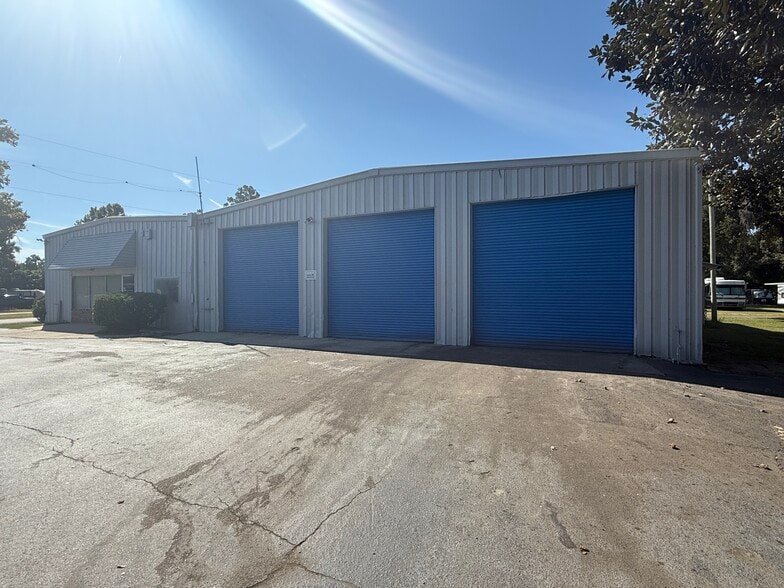 More Photos Of 6401 W Tennessee St, Tallahassee Warehouse For Lease