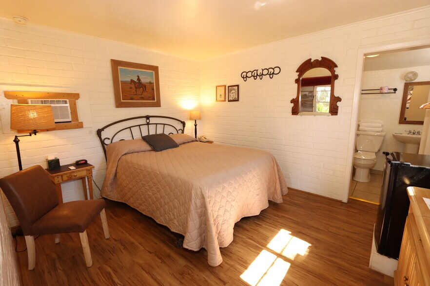 More Photos Of 410 Fremont St, Tombstone Hotel For Sale