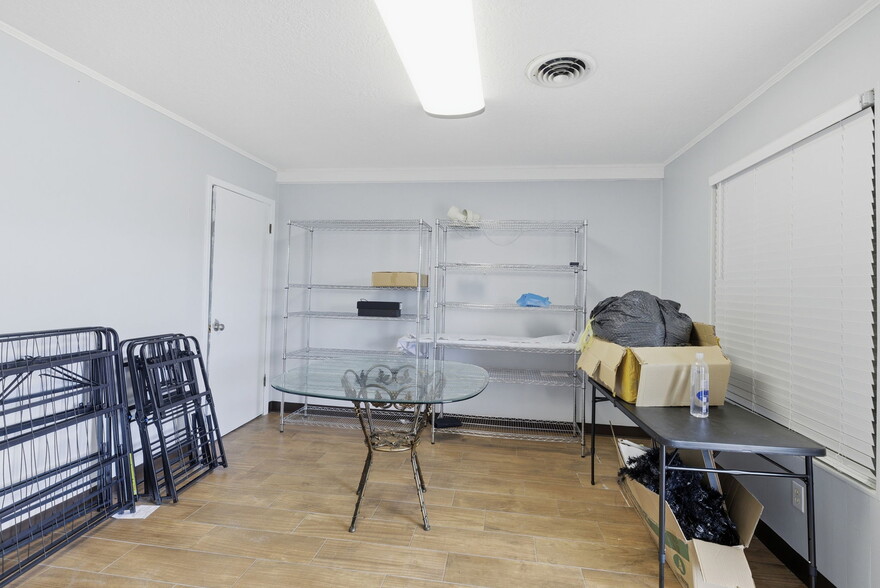 More Photos Of 3620 Maplewood Dr, Sulphur Specialty For Sale