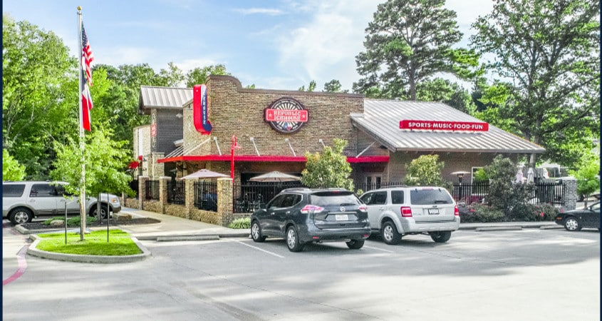 Primary Photo Of 3807 University Blvd, Tyler Restaurant For Lease