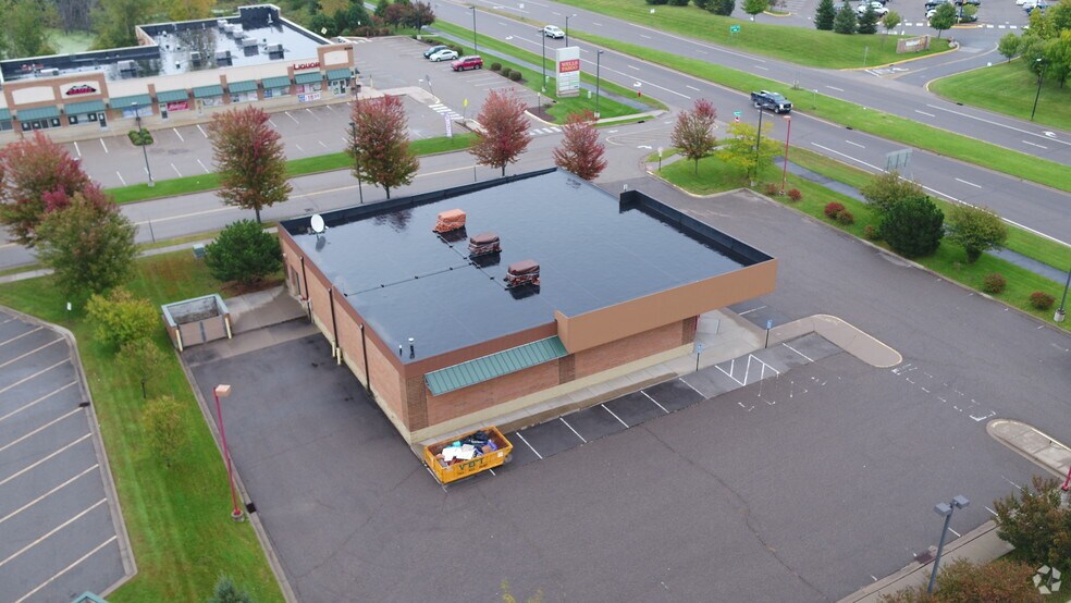 More Photos Of 9079 Buchanon Trl, Inver Grove Heights Freestanding For Sale