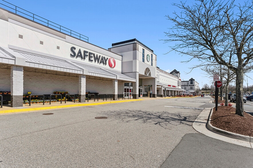 More Photos Of 12100-12220 W Fairfax Towne Center, Fairfax Unknown For Lease