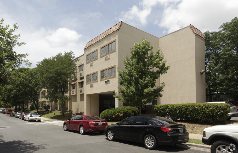 More Photos Of 4207 Burnet Rd, Austin Hospital For Sale