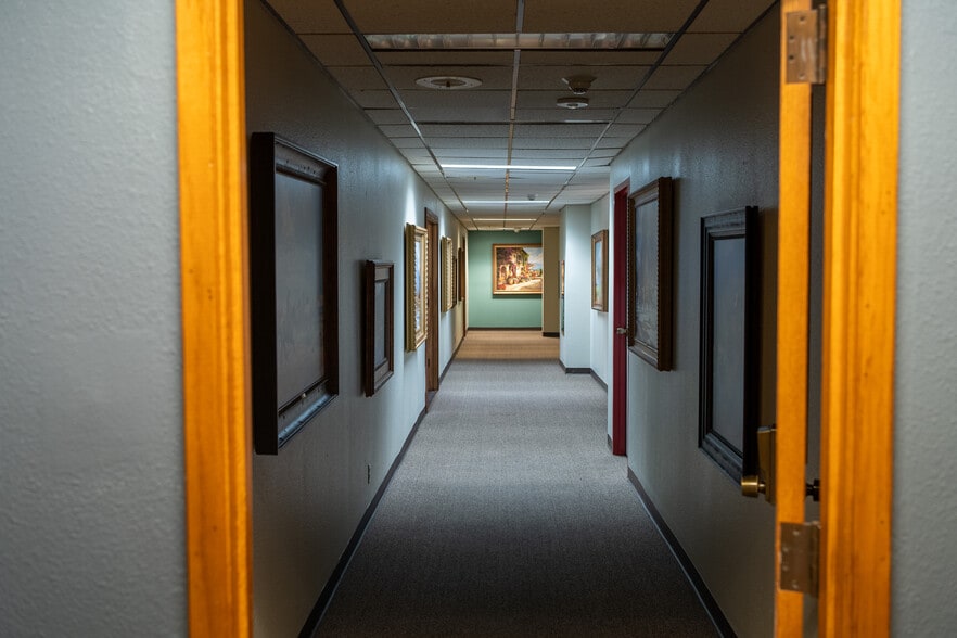 More Photos Of 125 W Missouri Ave, Midland Office For Lease