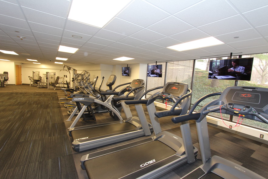 More Photos Of 10461 Mill Run Cir, Owings Mills Office For Lease