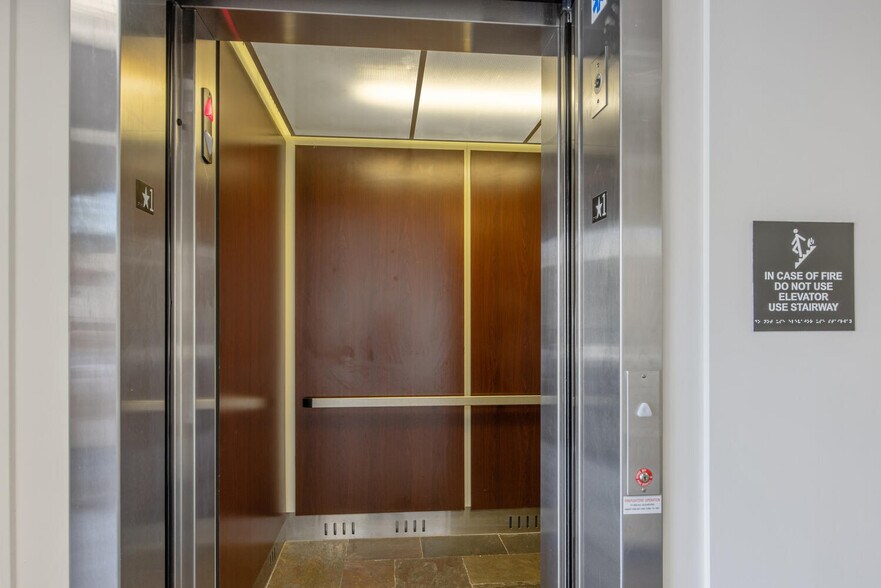 More Photos Of 5018 Chesebro Rd, Agoura Hills Medical For Sale