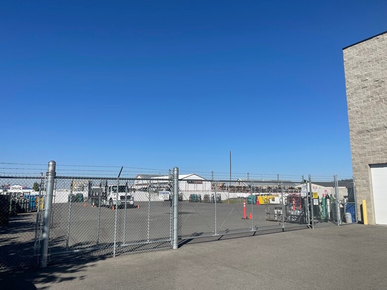 More Photos Of 925 N Fancher Rd, Spokane Valley Industrial For Lease