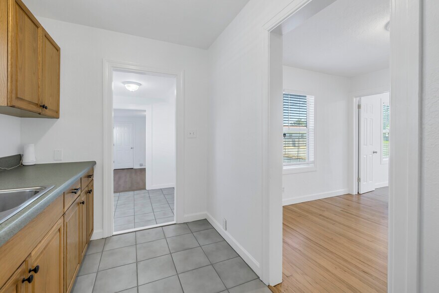 More Photos Of 3521 1st Ave N, Saint Petersburg Loft Creative Space For Sale