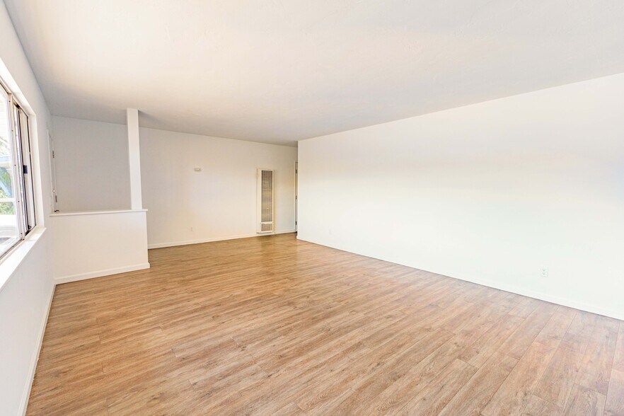 More Photos Of 1352-54 Imperial Beach Blvd, Imperial Beach Apartments For Sale