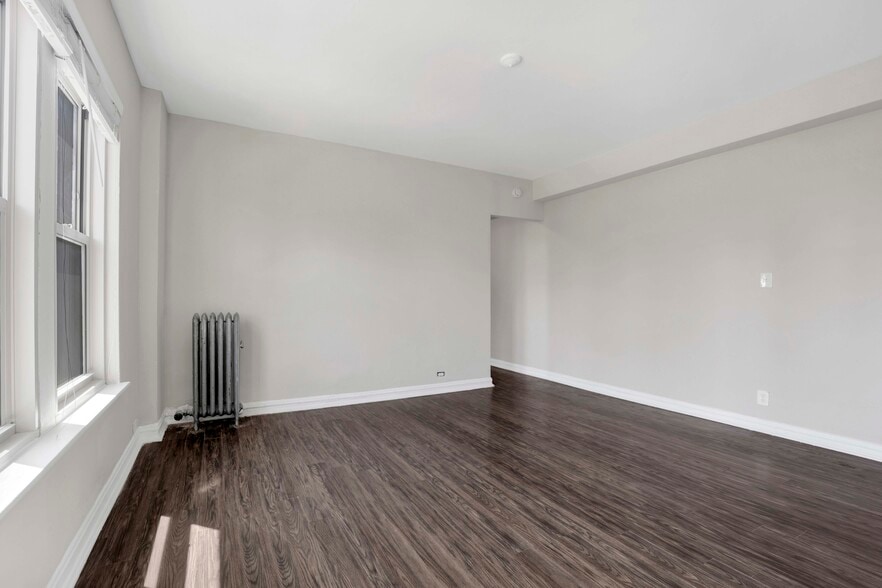 More Photos Of 1401 E Hyde Park Blvd, Chicago Apartments For Sale