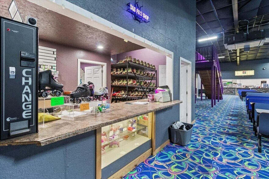 More Photos Of 1649 W US Highway 160, West Plains Skating Rink For Sale