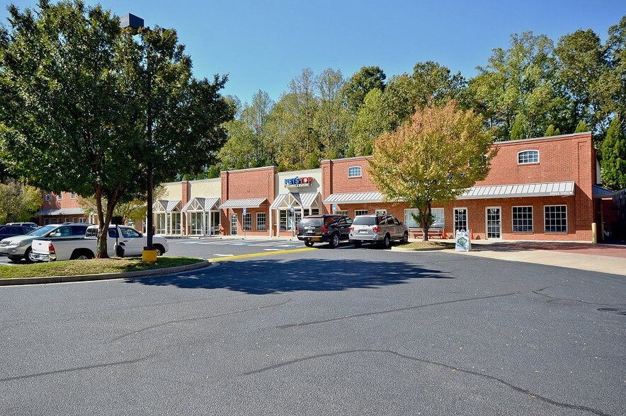 More Photos Of 11877 Douglas Rd, Alpharetta Unknown For Lease