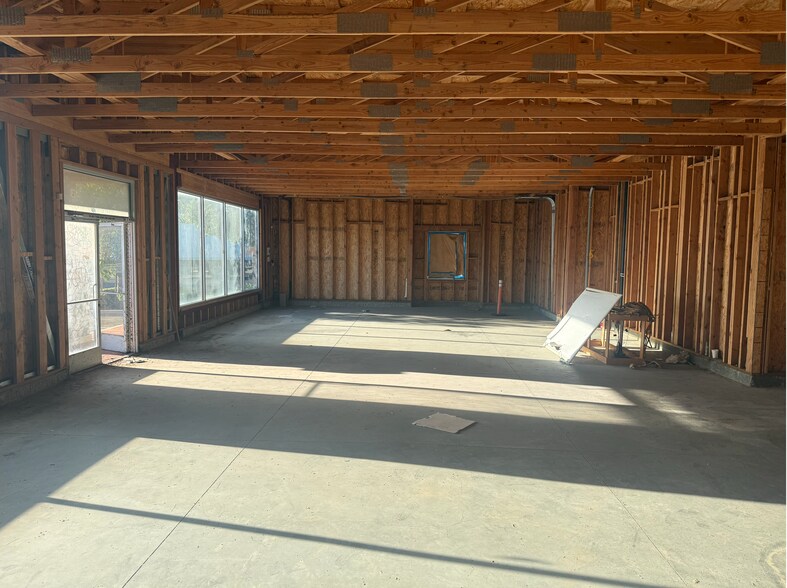More Photos Of 8545 Etiwanda Ave, Rancho Cucamonga General Retail For Sale