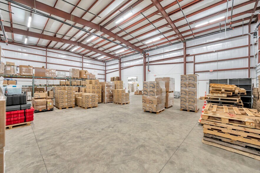 More Photos Of 2090 Sunnydale Blvd, Clearwater Manufacturing For Sale