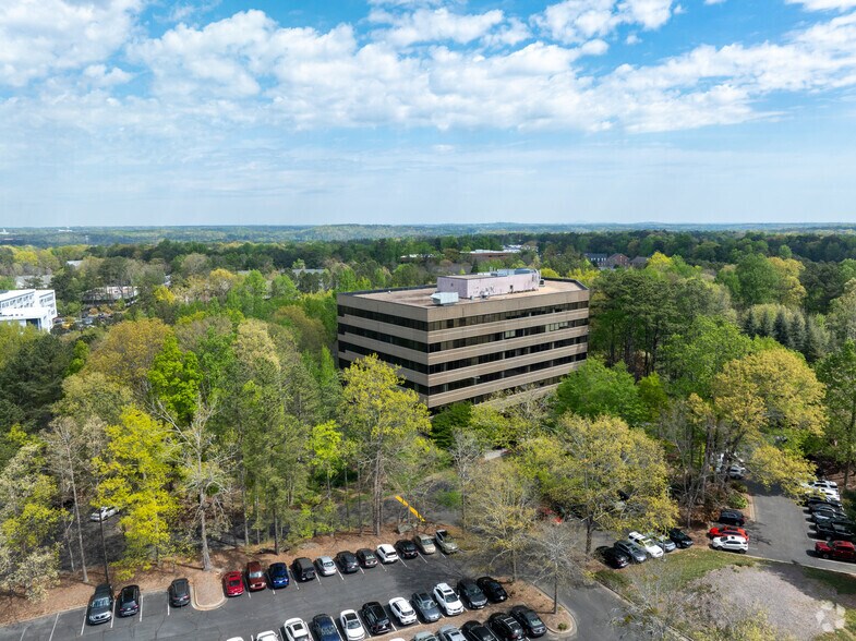 More Photos Of 500 Northridge Rd, Atlanta Office For Lease