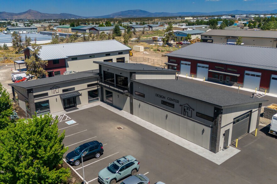 More Photos Of 565 SW Tamarack Ct, Redmond Industrial For Sale