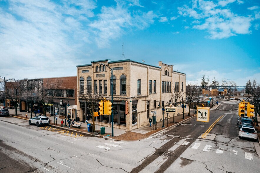 More Photos Of 161 E Front St, Traverse City Storefront Retail Residential For Lease