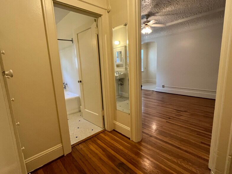 More Photos Of 2051 NW Lovejoy St, Portland Apartments For Sale